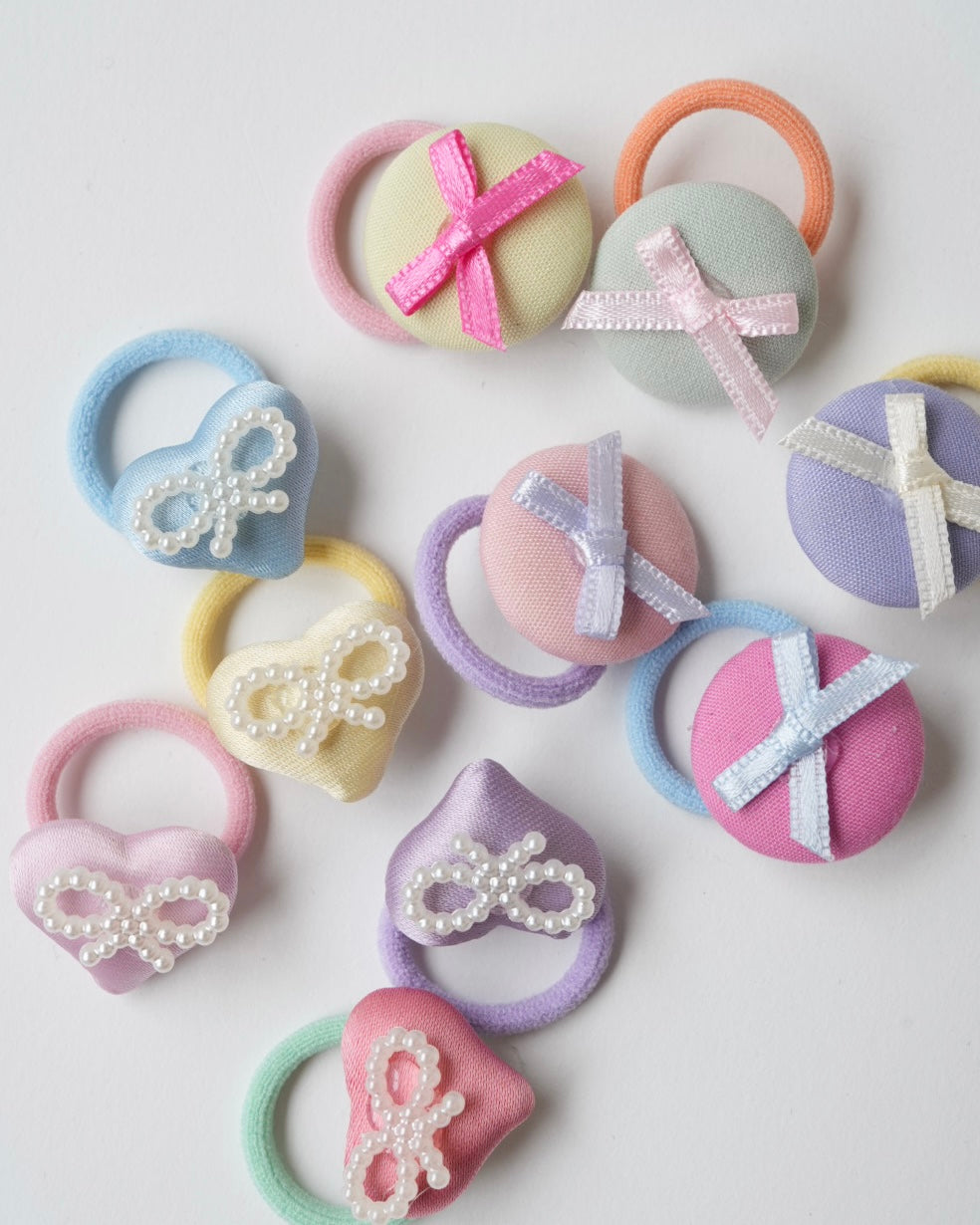 【新作現品限り】350円 ヘアゴム うさぎ ハート ベア　くるみボタン38mm ハートのチェックリボン】うさぎさん あみぐるみ かぎ針編み