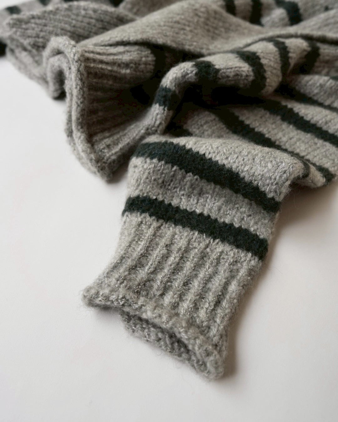 フーディーマフラー付ボーダーニット