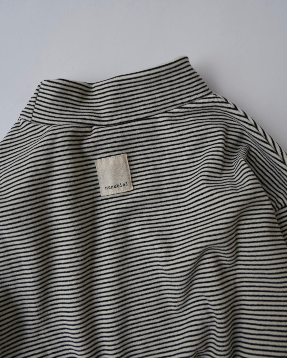 [nunu biel]ボーダー裏起毛モックネック