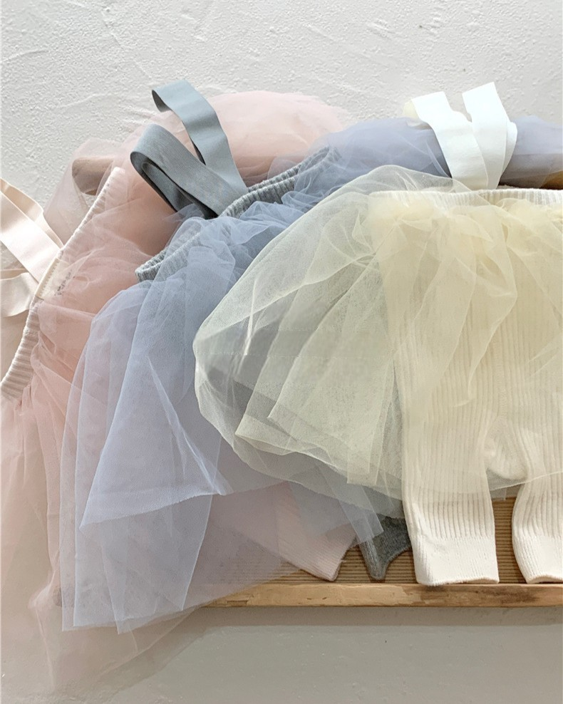 チュールスカートサスレギンス