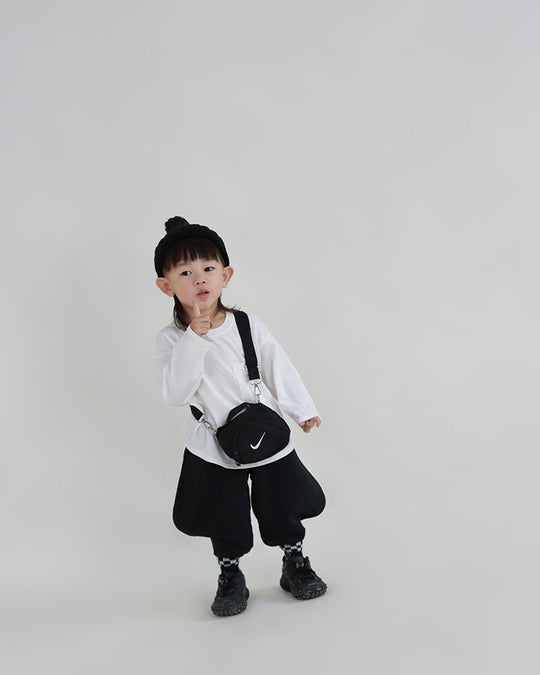 変形スウェットパンツ.