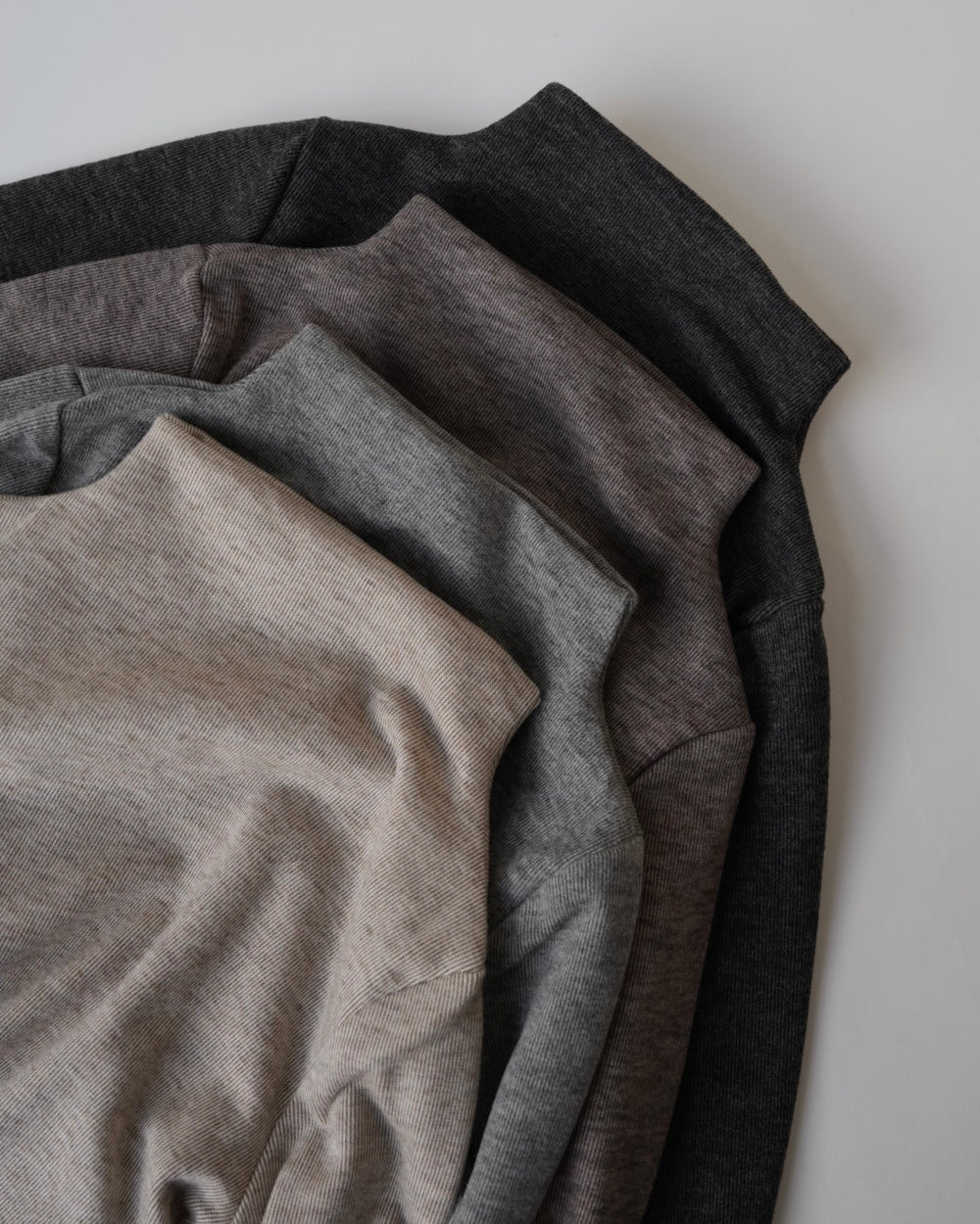 裏起毛モックネックトップス