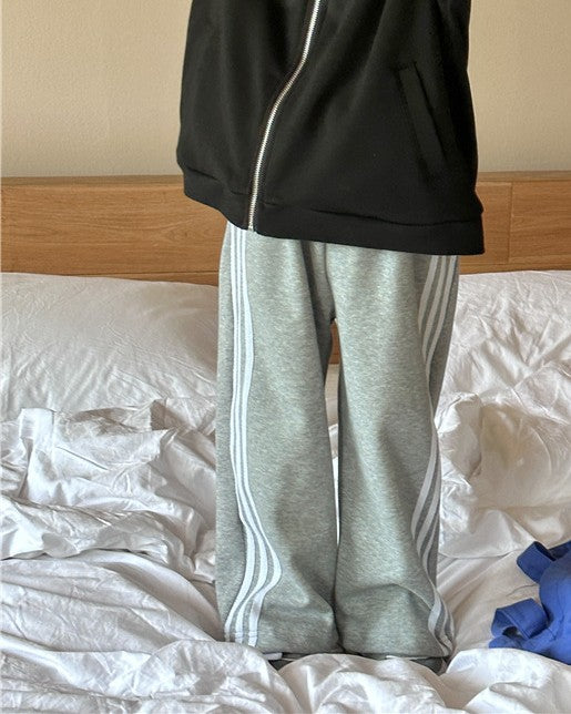 トラックパンツ