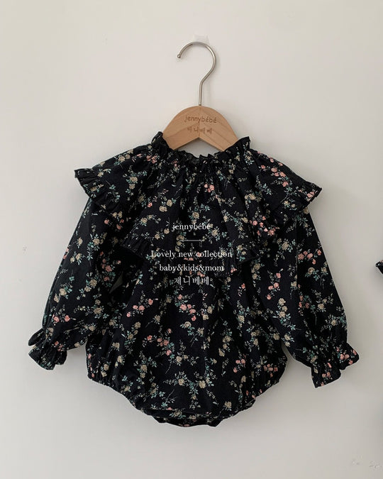 小花柄フリルロンパース