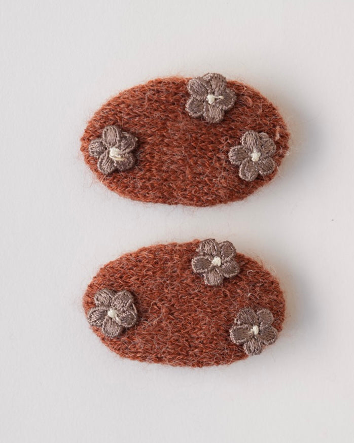 小花ニットパッチンピン