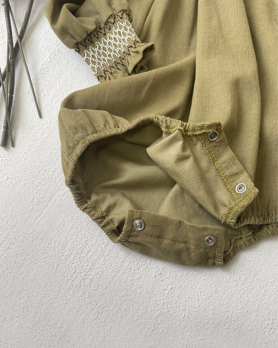 スモッキングピンコーデュロイロンパース