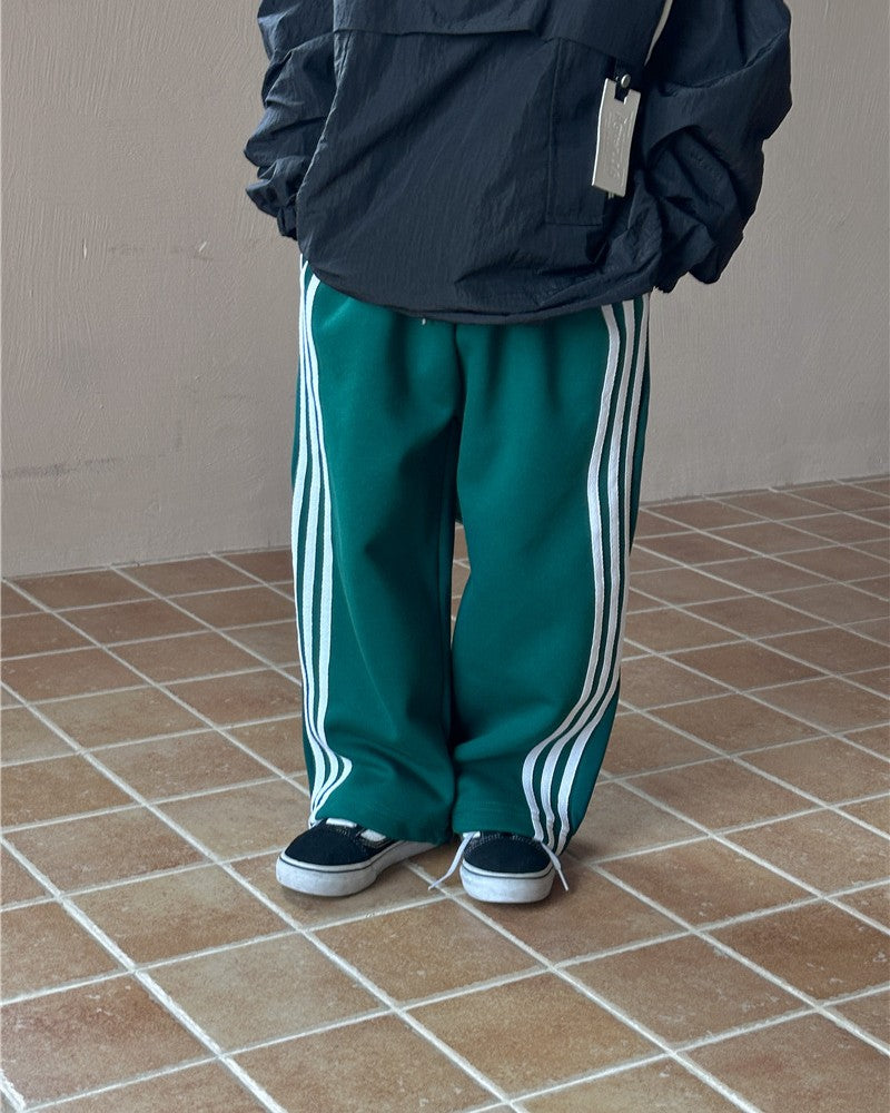 トラックパンツ