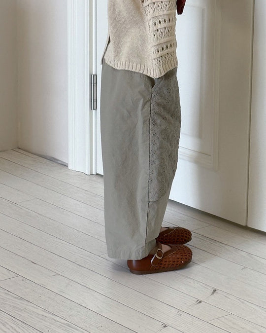 レースレイヤーテーパードパンツ