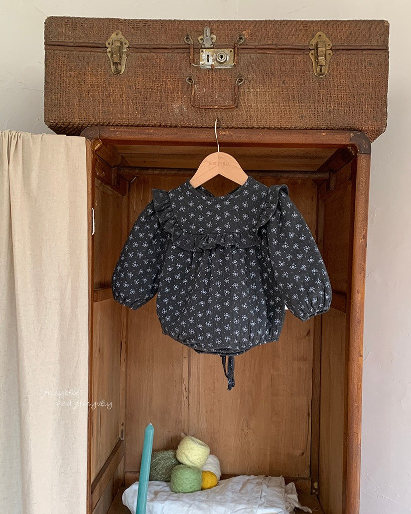 小花柄うす綿入りガーゼロンパース