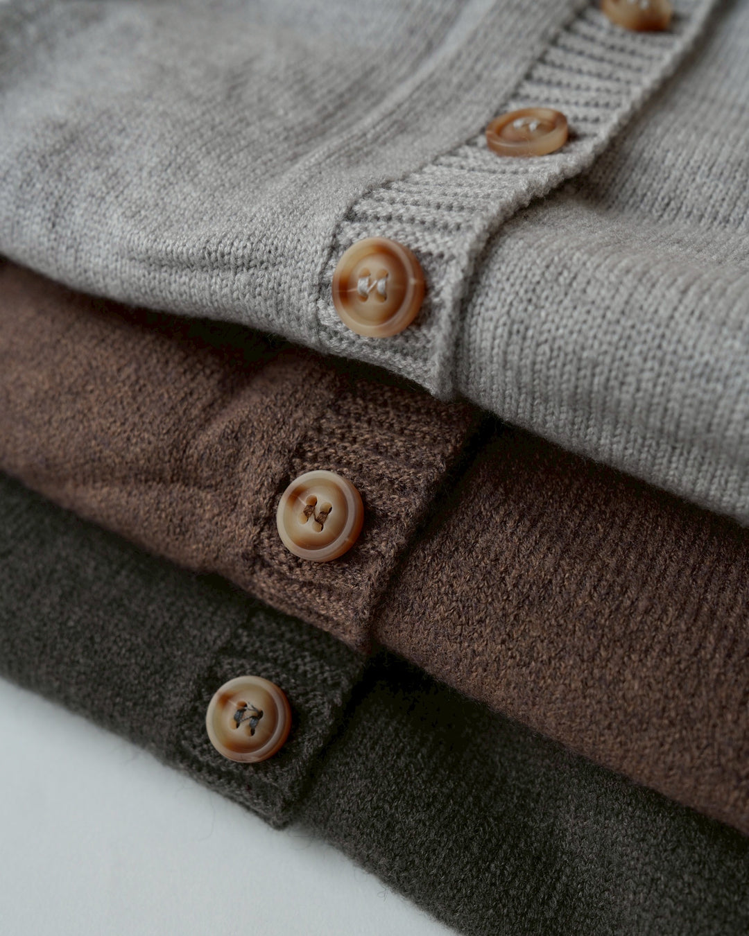 ねこ耳フーディニットロンパース