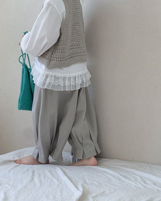 裾タックボリュームパンツ