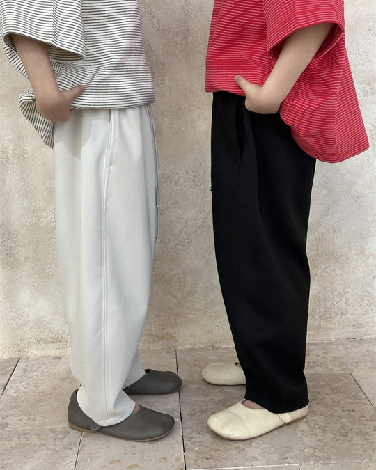 テーパードスウェットパンツ