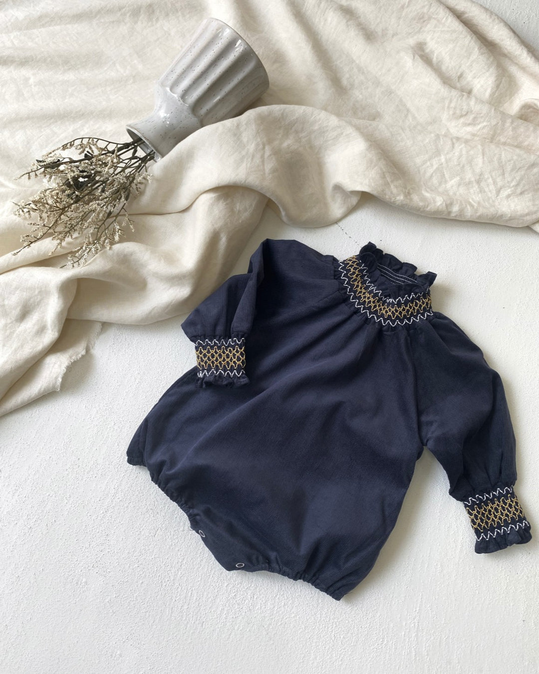 スモッキングピンコーデュロイロンパース