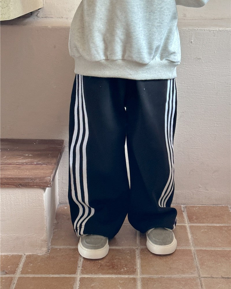 トラックパンツ