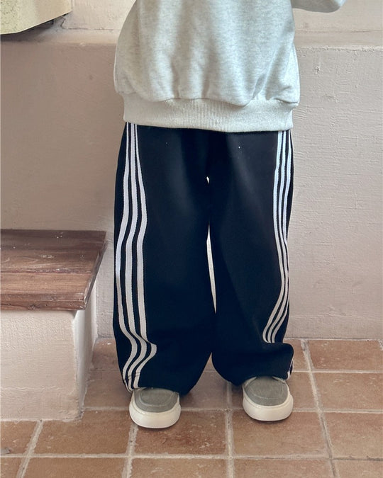 トラックパンツ