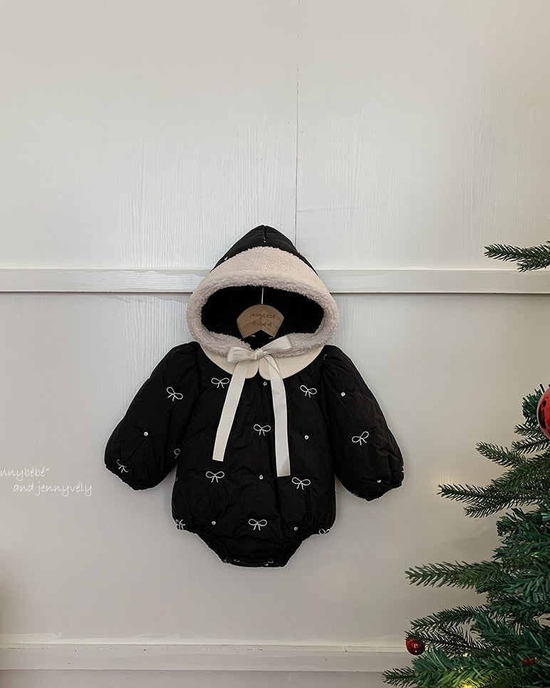 ボンネ付中綿リボンステッチロンパース