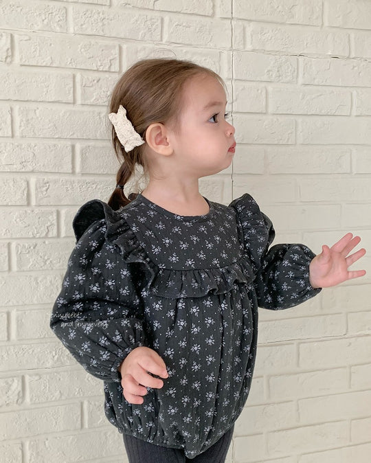 小花柄うす綿入りガーゼロンパース