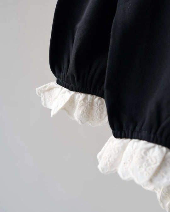 デコラレースロンパース