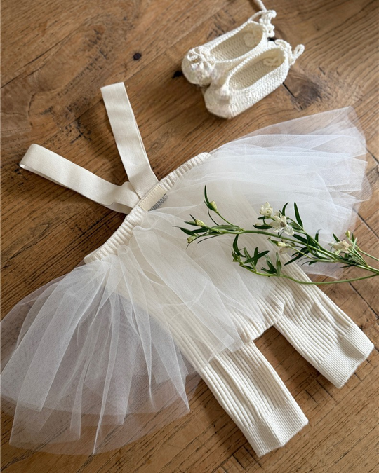 チュールスカートサスレギンス