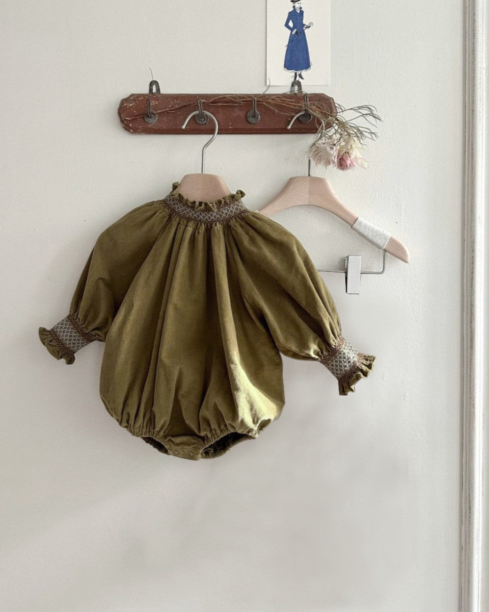 スモッキングピンコーデュロイロンパース