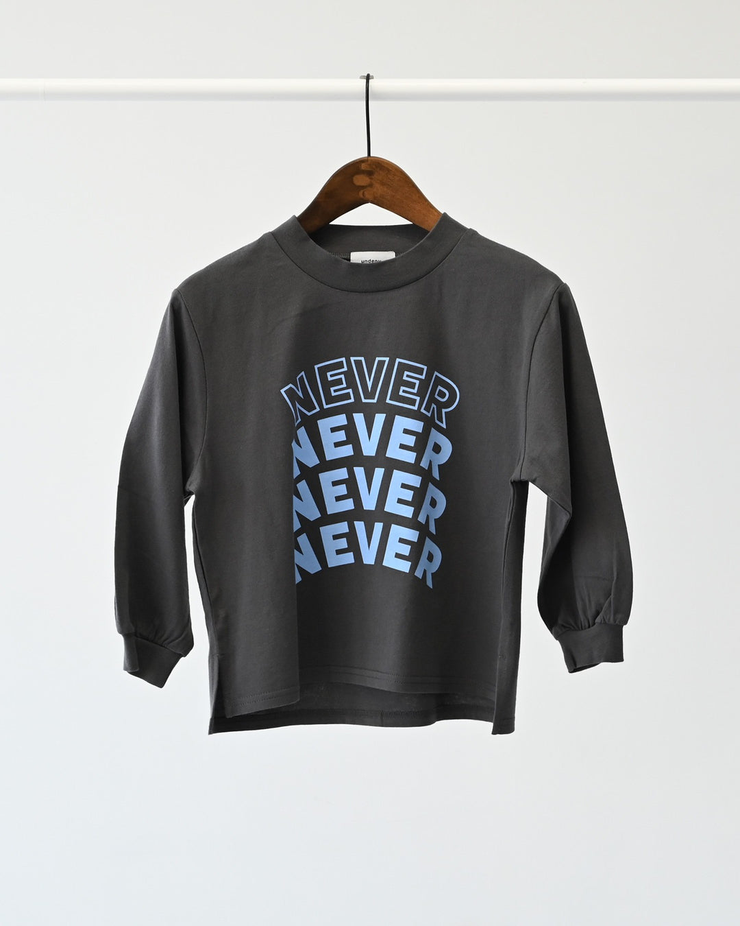 [undeny.]NEVER L/S Tシャツ715402