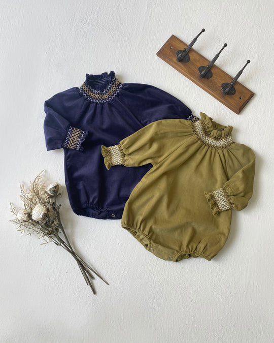 スモッキングピンコーデュロイロンパース