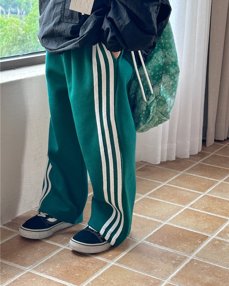トラックパンツ