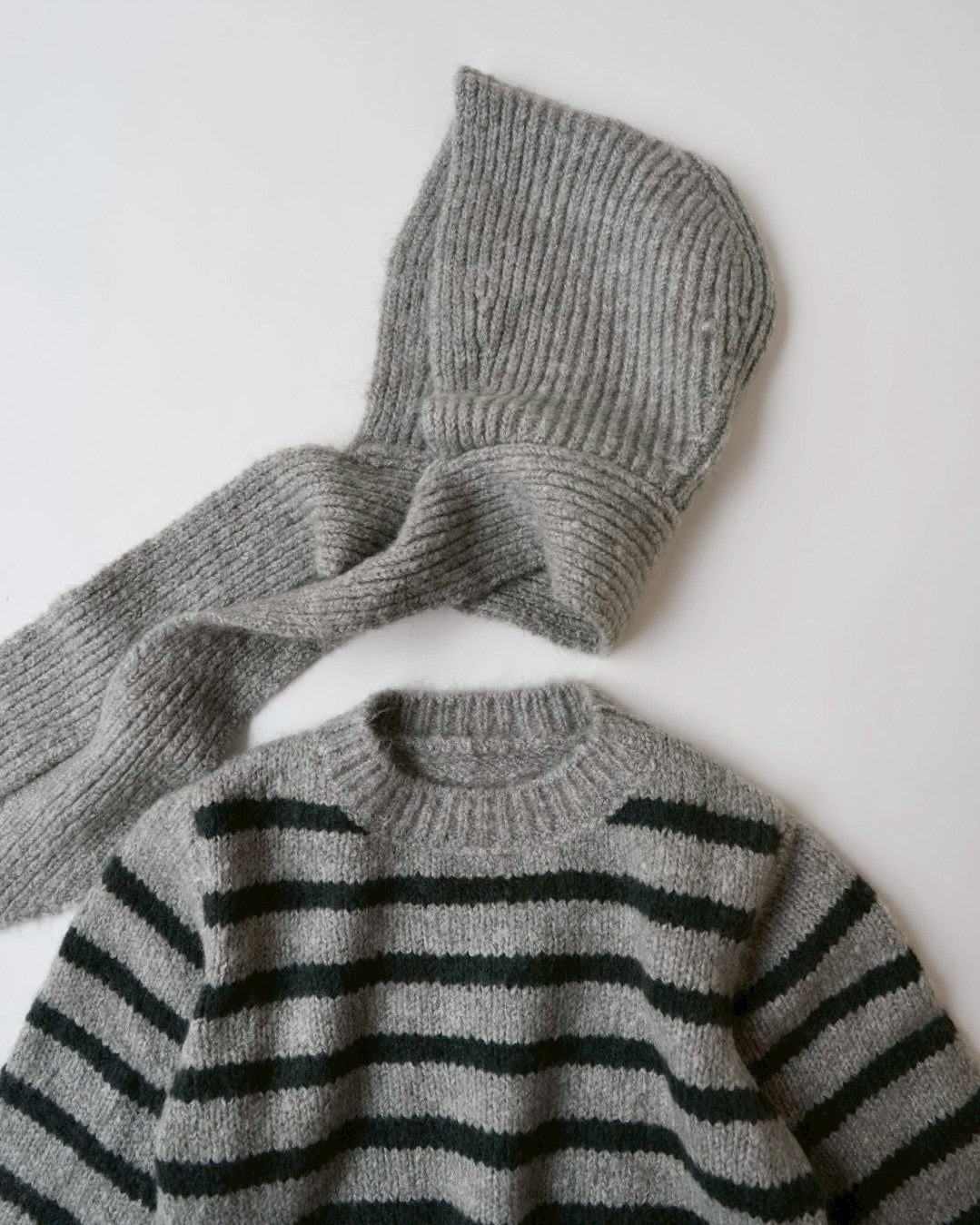 フーディーマフラー付ボーダーニット