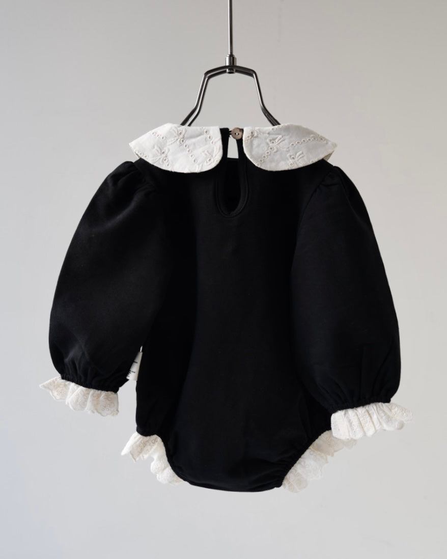 デコラレースロンパース