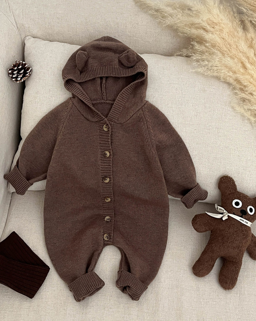 ねこ耳フーディニットロンパース