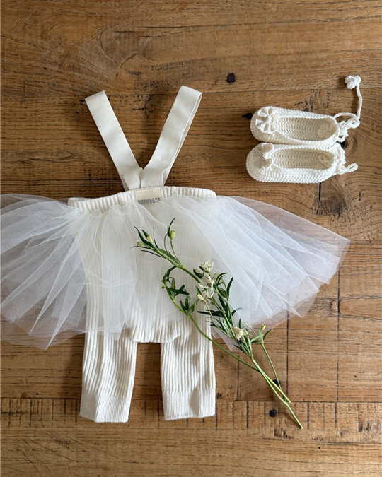 チュールスカートサスレギンス