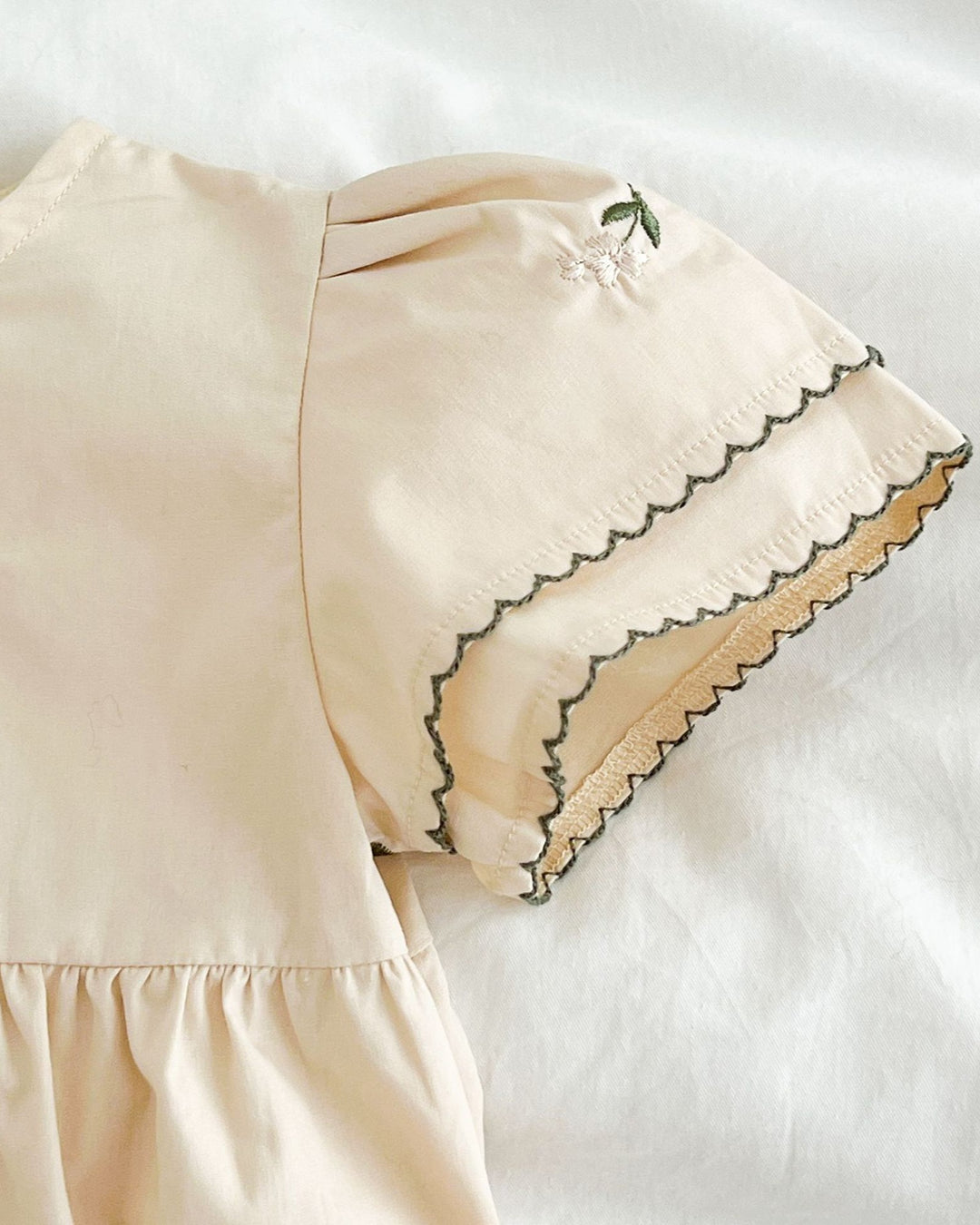 レイヤースリーブブラウスロンパース