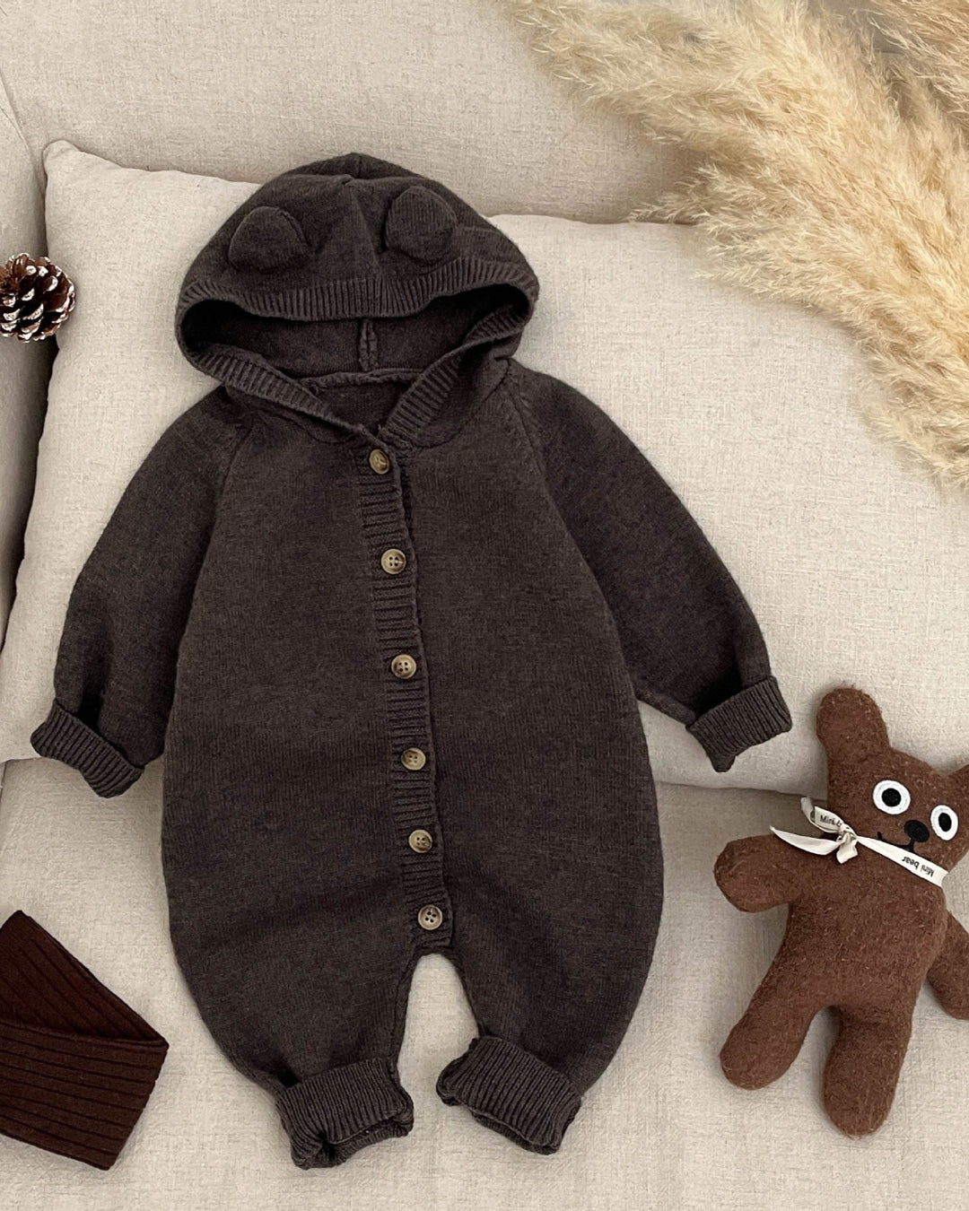 ねこ耳フーディニットロンパース