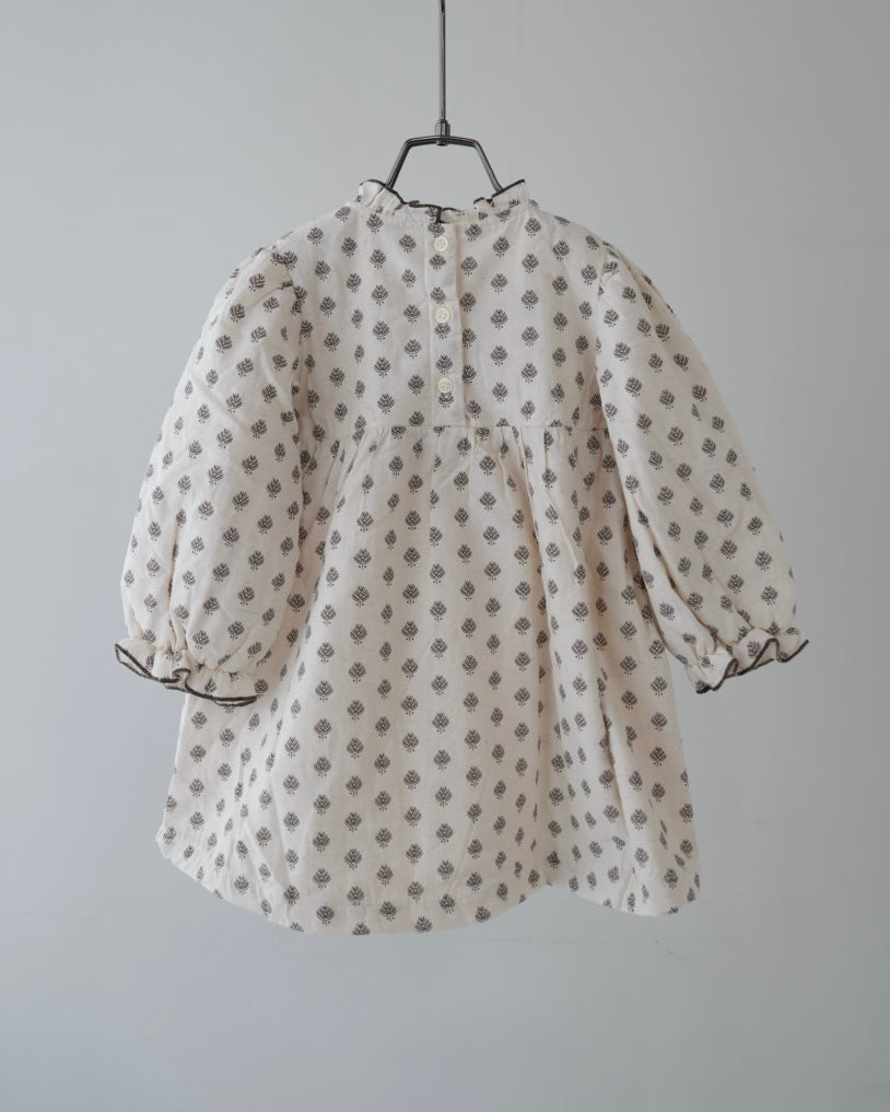 うす綿入りスモッキングワンピース