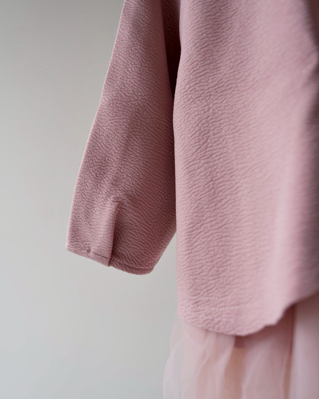 チュールレイヤーラペルトップス