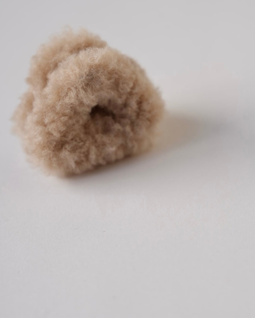 さんかくボアクリップ