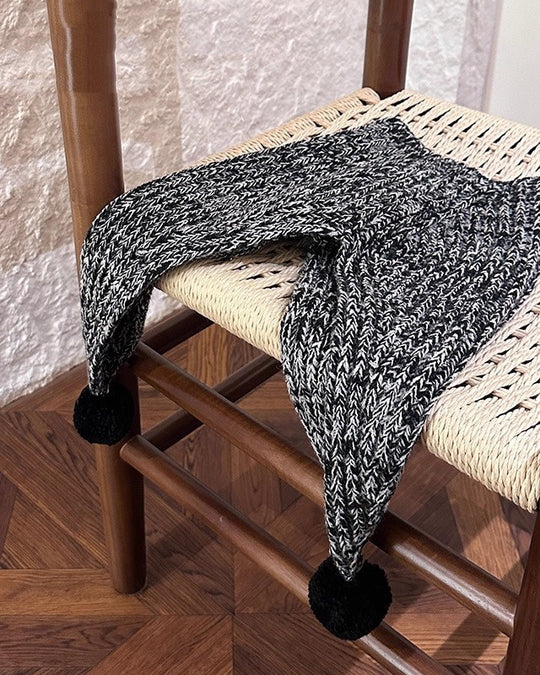 ポンポン付きニットケープ