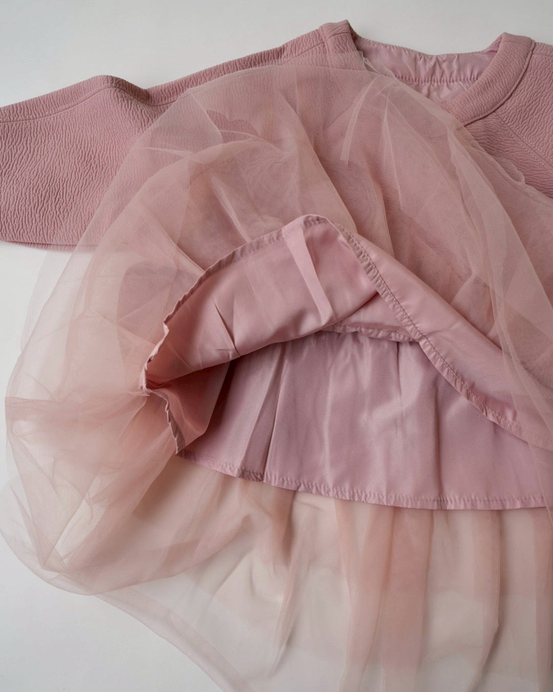 チュールレイヤーラペルトップス