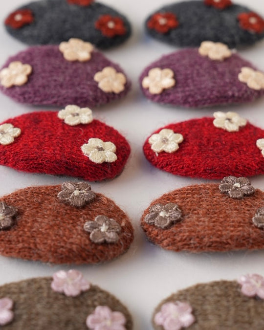 小花ニットパッチンピン