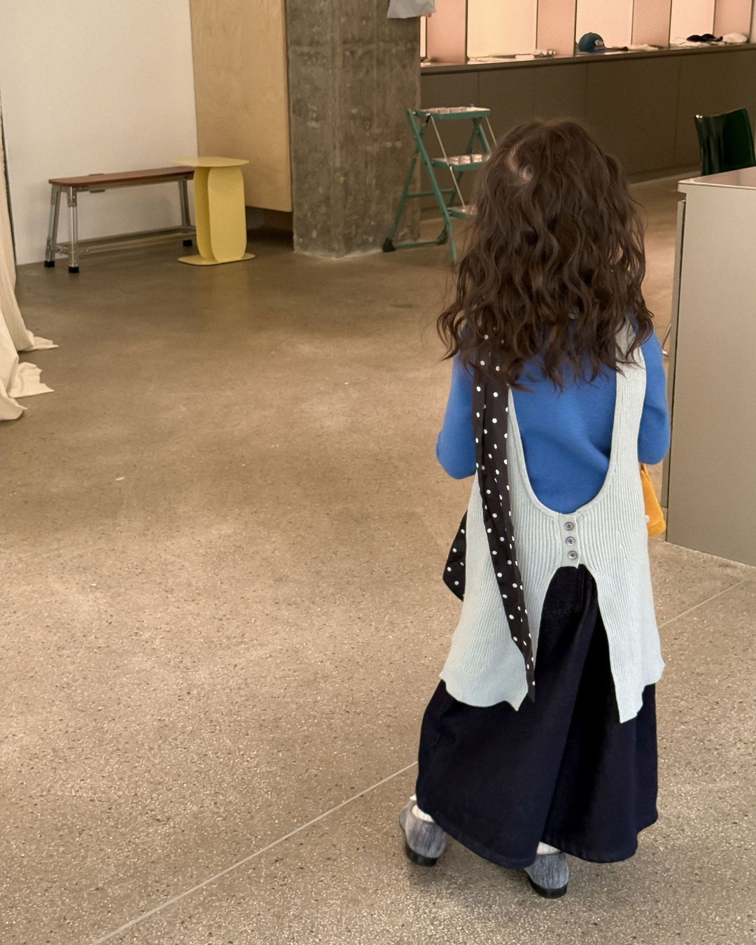 タックワイドデニムパンツ.
