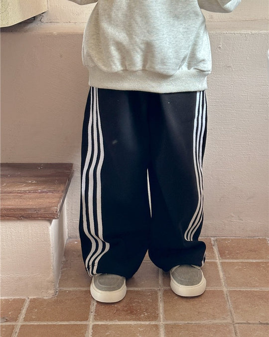 トラックパンツ
