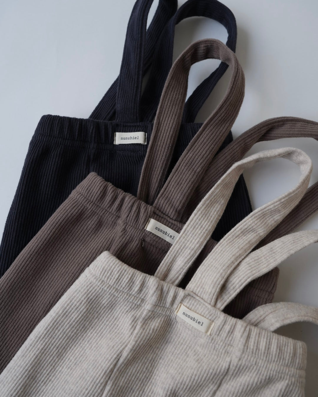 [nunu biel]mozzi裏起毛サスレギンス