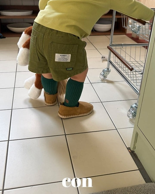 [con]Warm toned shorts