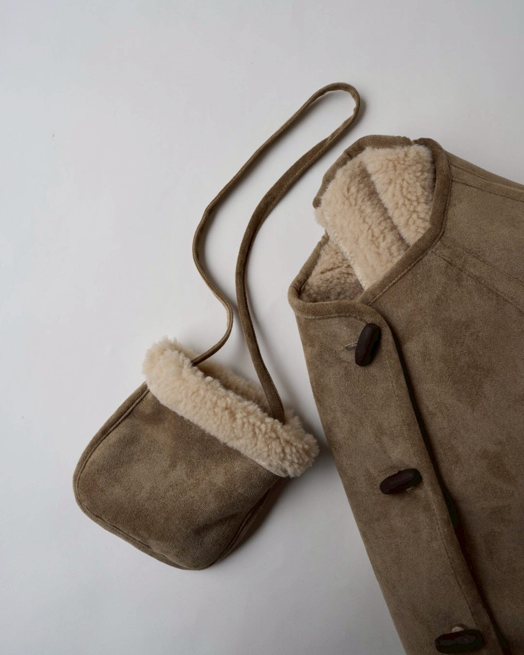 ミニバッグ付ムートンコート