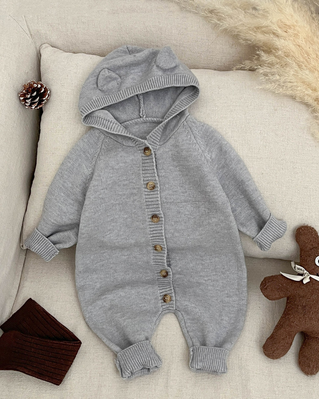 ねこ耳フーディニットロンパース