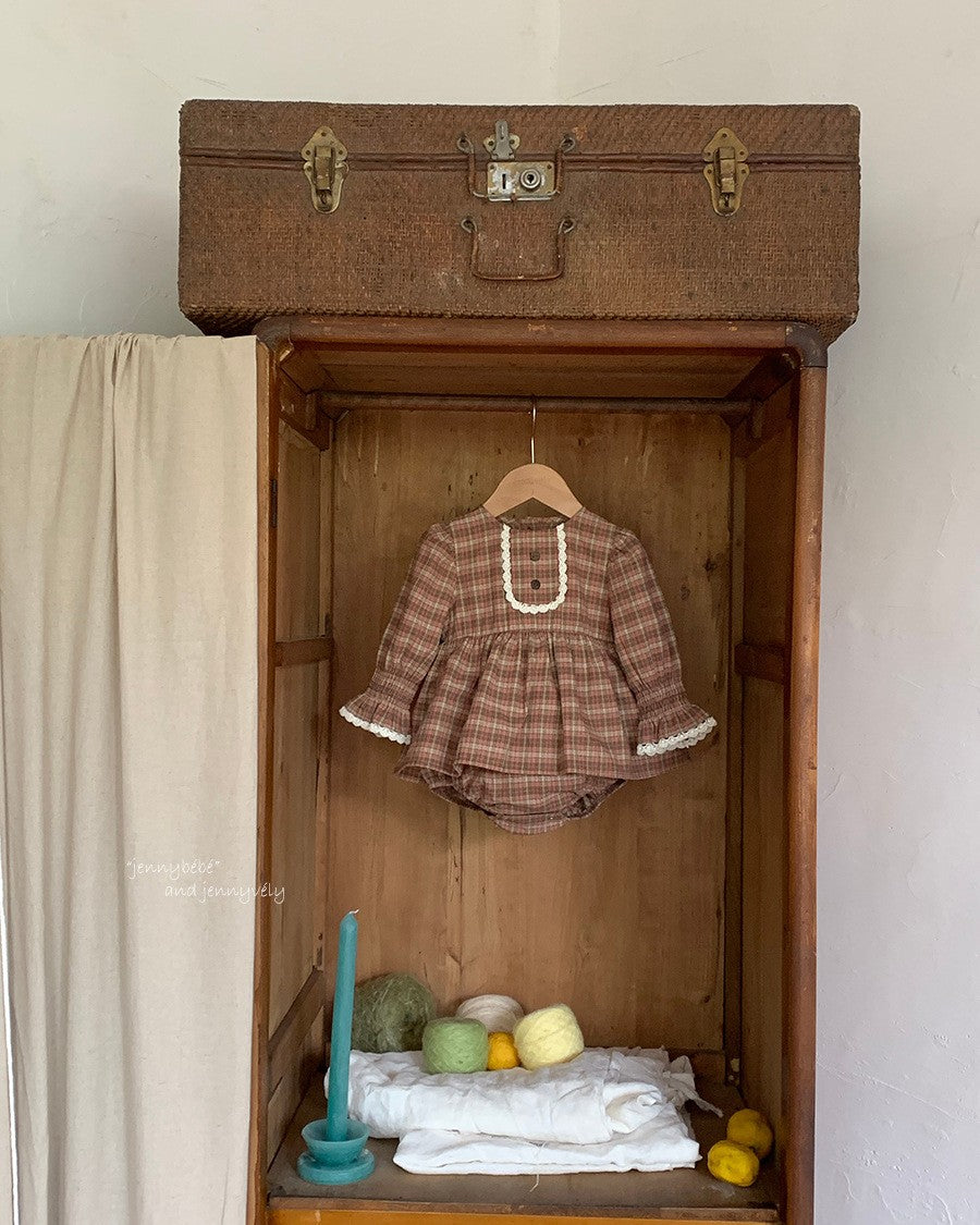 ギャザースリーブチェックロンパース