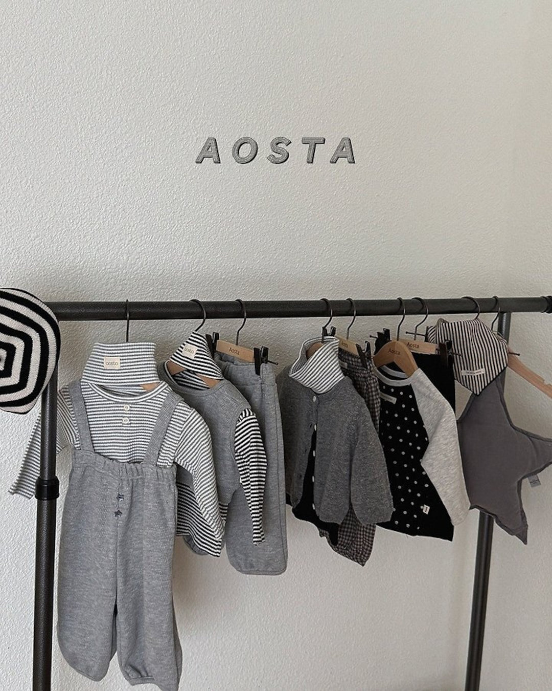 [AOSTA]Dot Raglan T