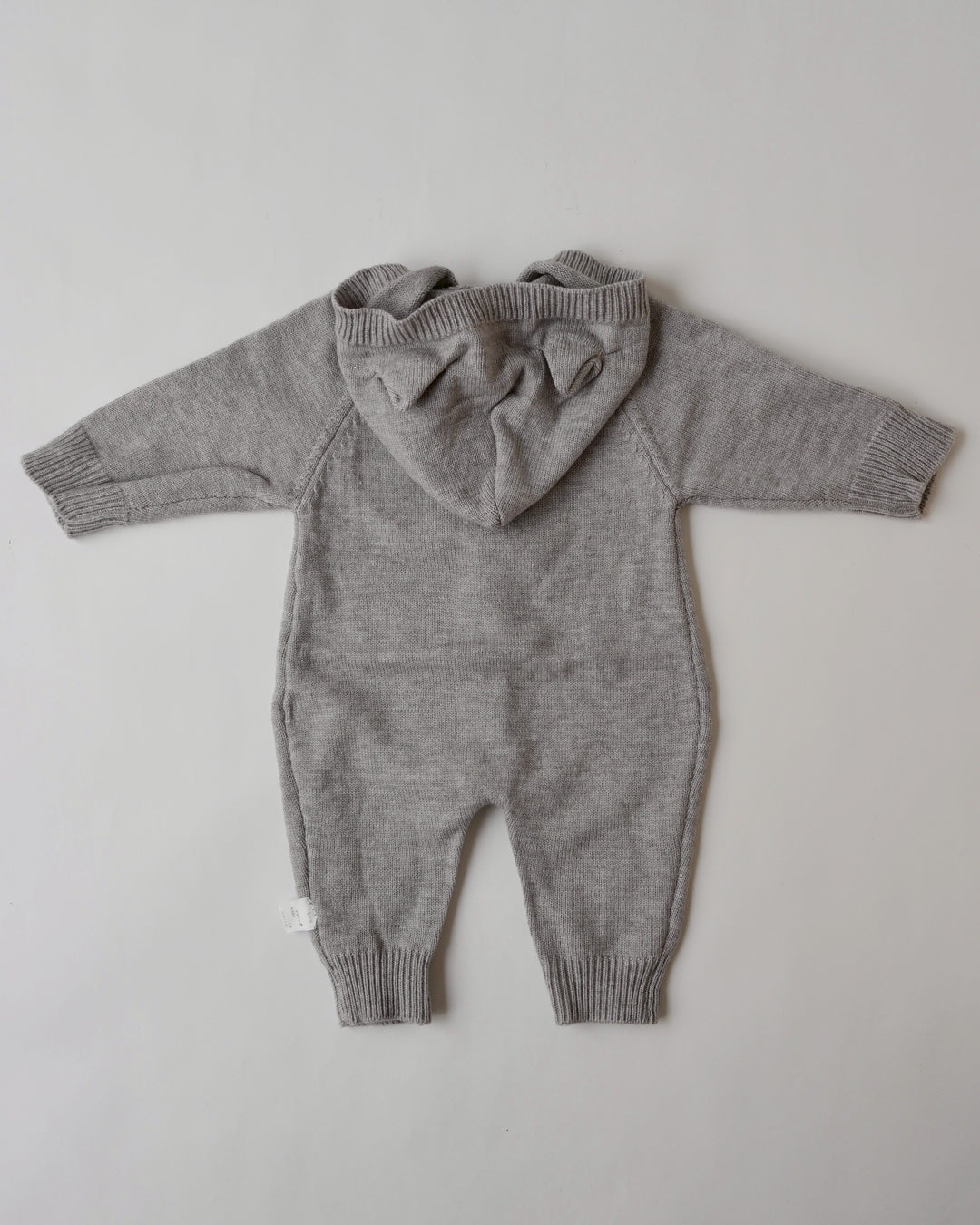 ねこ耳フーディニットロンパース