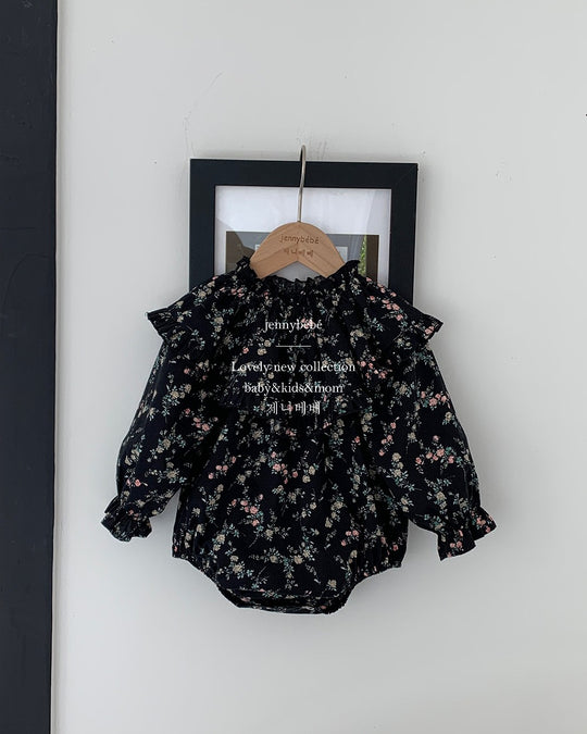 小花柄フリルロンパース