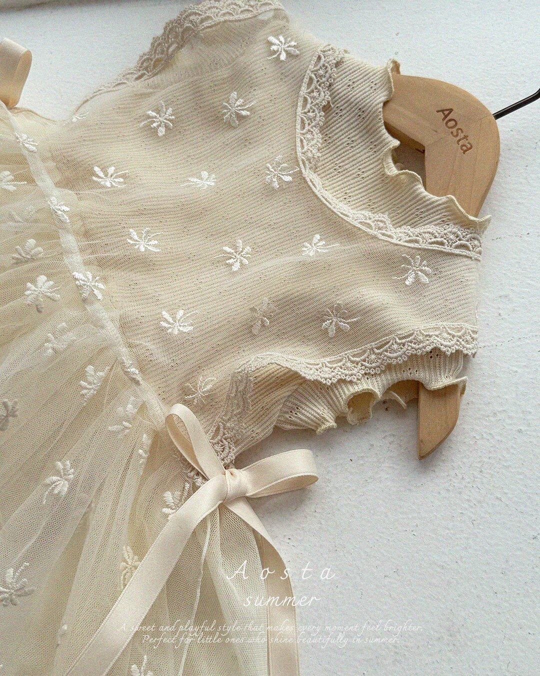 [aosta]lace vest